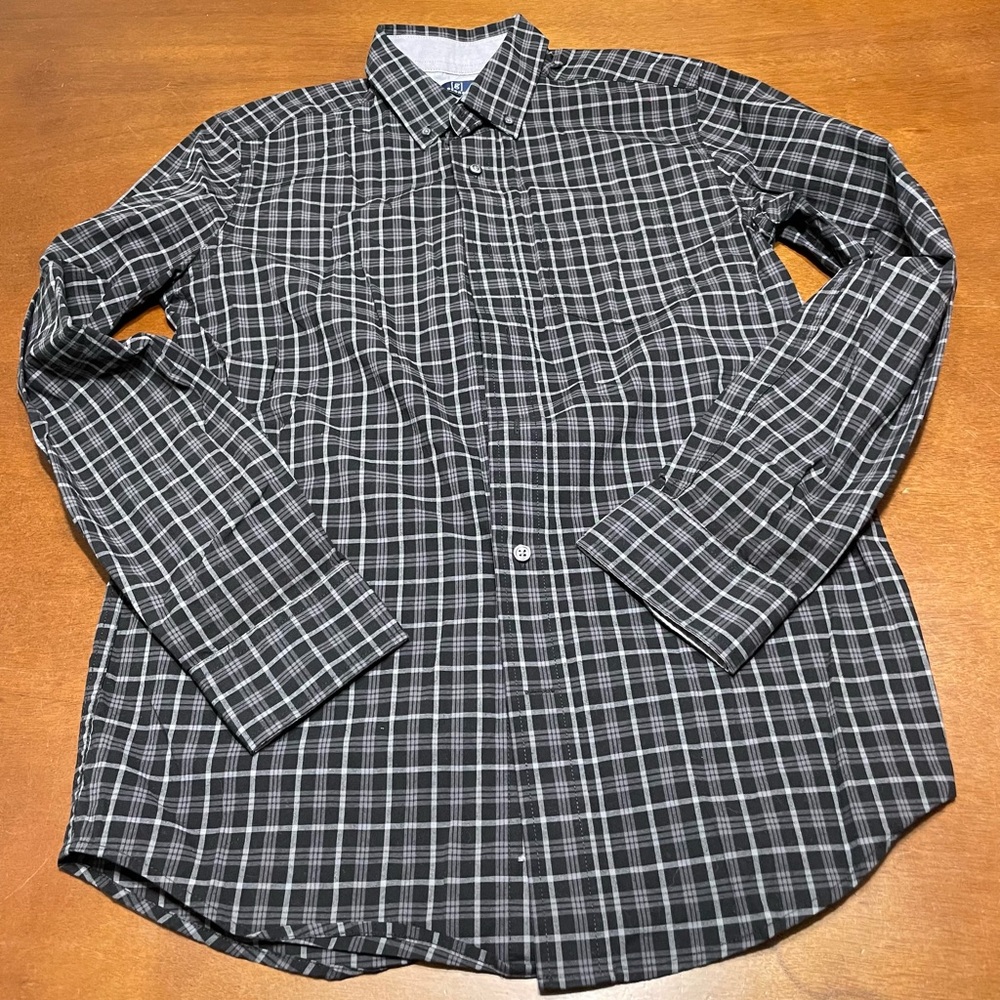 Men’s Button Up Shirt Size Small 👔